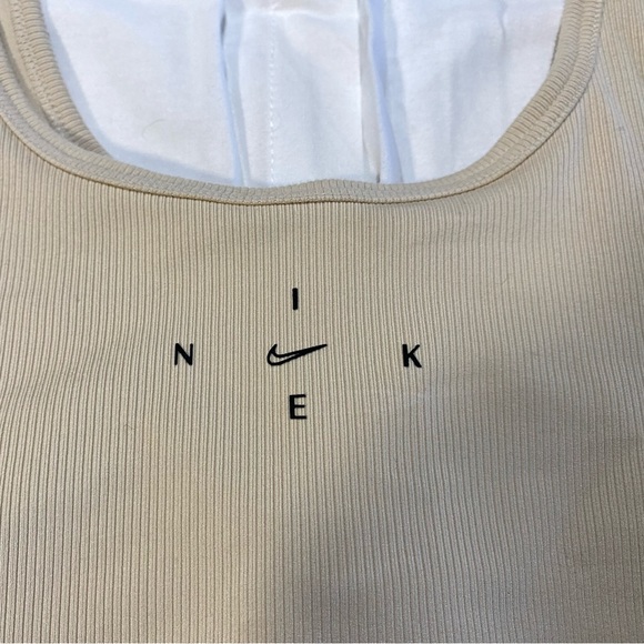 Nike Sports bra - Picture 3 of 8